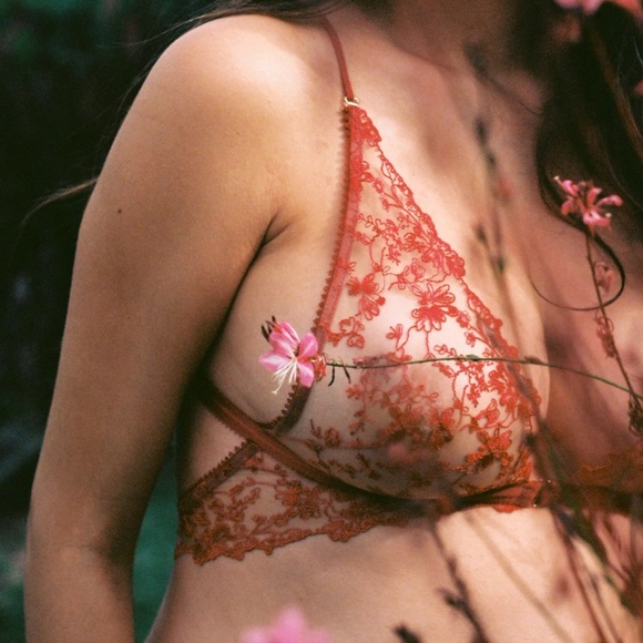 Tisja Damen 'Gaia' 4 piece set, bralette, brief, collar & garters, Red, S / M - Picture 2 of 16